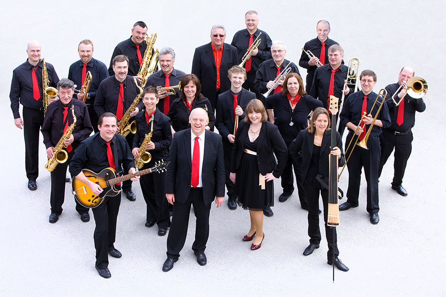 Aiblinger-BigBand Die Bad Aiblinger BigBand spielen auch 2018 in Prien am Chiemsee